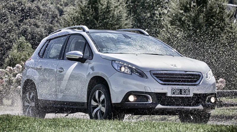 PEUGEOT-2008-4