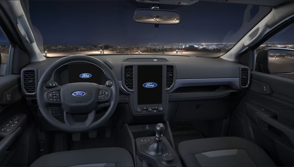 Interior de la Ford Ranger XL 2023