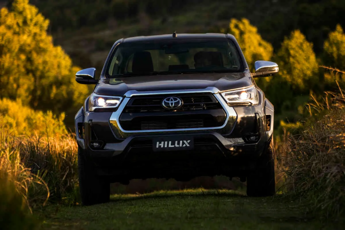 Delantera de la Toyota Hilux SRX 2024 en Argentina