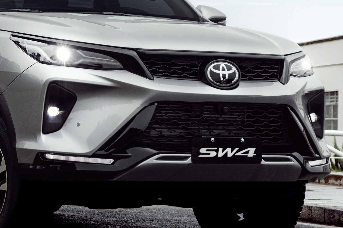 Sector frontal de la Toyota SW4 SRX 2024 en Argentina