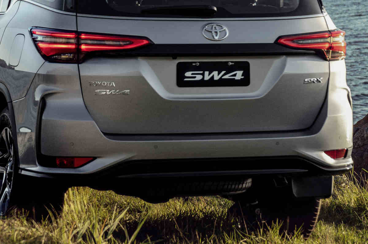 Detalle trasero de la Toyota SW4 SRX 2024 en Argentina