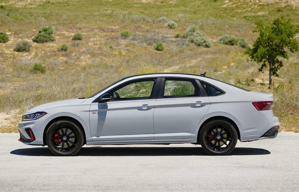 vw vento 2025 jetta lateral