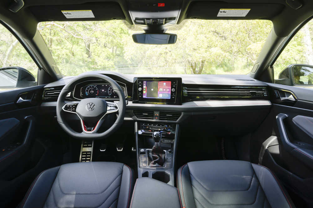 vw vento gli 2025 jetta interior