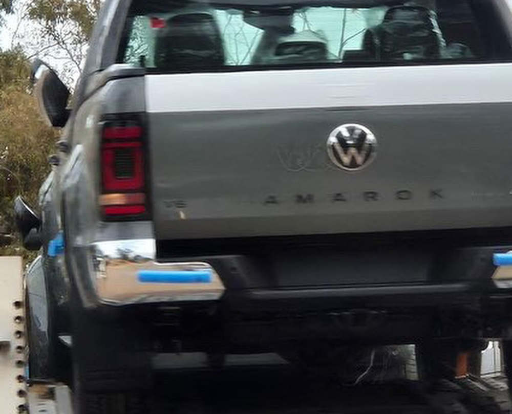 vw amarok 2025 atras